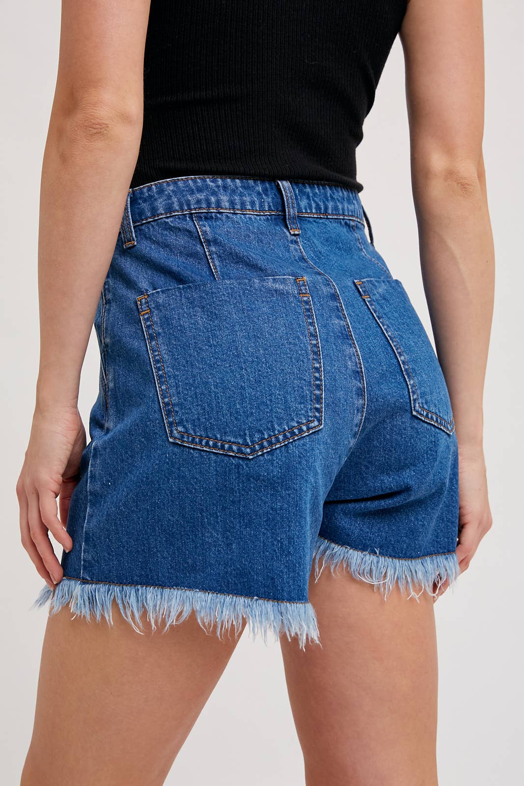 DENIM FRAYED-TRIM SKORT