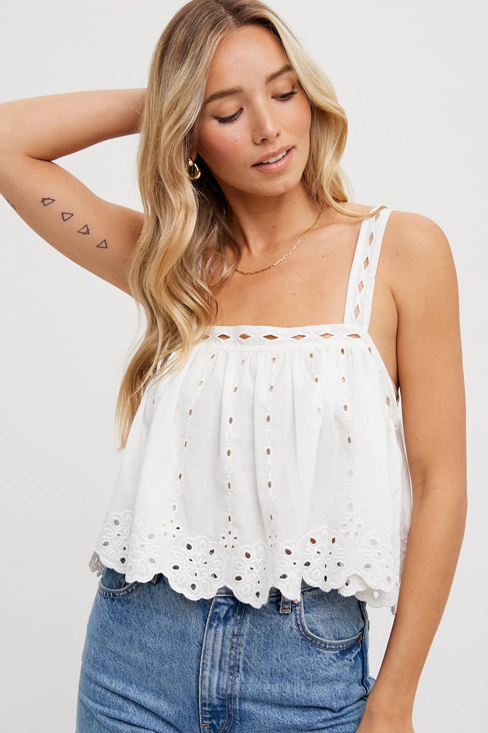 EYELET CROPPED CAMI TOP